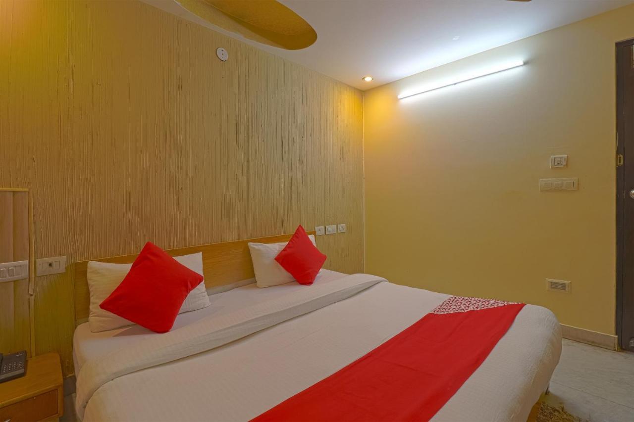 Oyo 834 Shree Balaji Hotel 法里达巴德 外观 照片