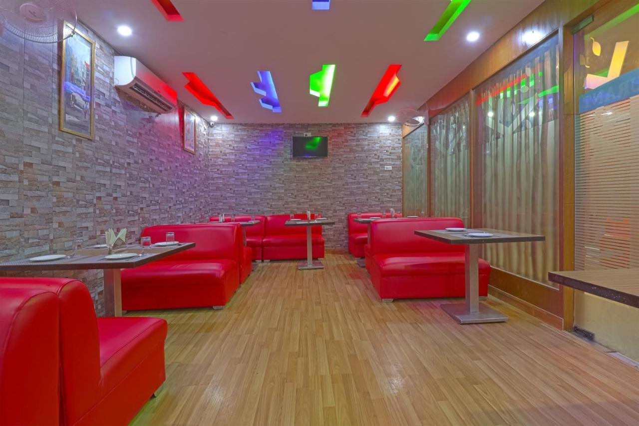 Oyo 834 Shree Balaji Hotel 法里达巴德 外观 照片