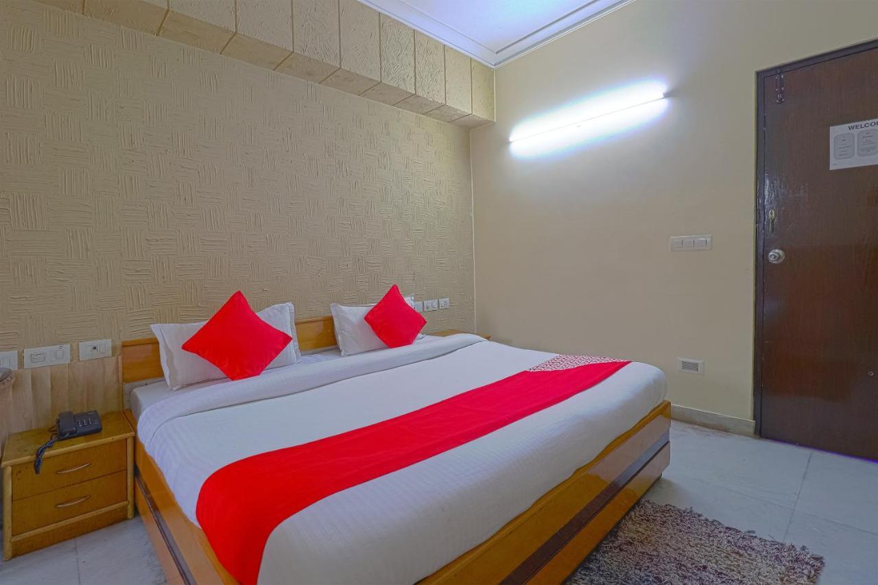 Oyo 834 Shree Balaji Hotel 法里达巴德 外观 照片