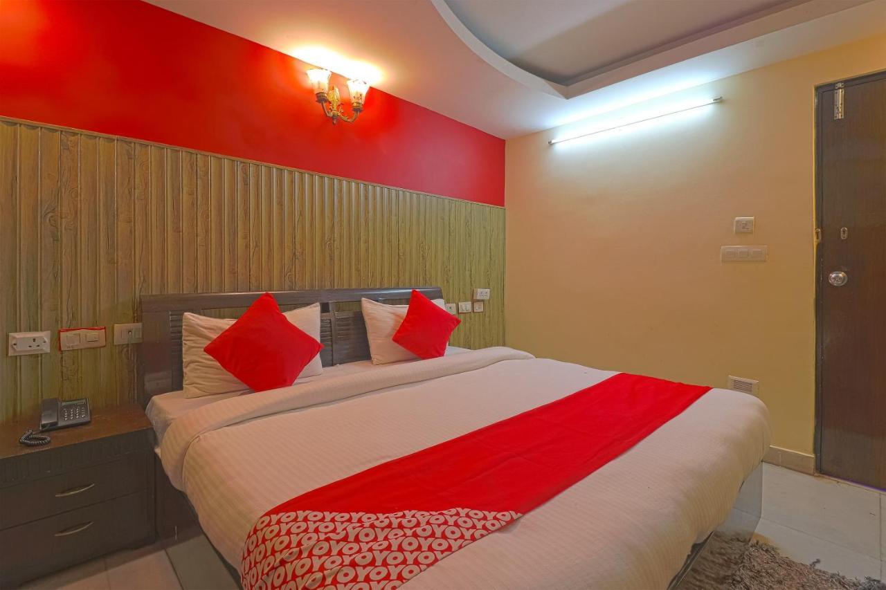 Oyo 834 Shree Balaji Hotel 法里达巴德 外观 照片