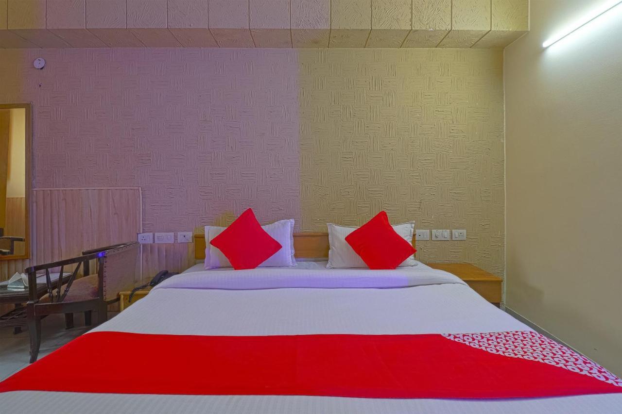 Oyo 834 Shree Balaji Hotel 法里达巴德 外观 照片